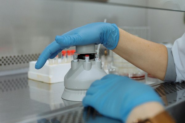 Navigating First-Time Motherhood After 35: Essential Tips for UK Women Embracing Advanced Maternal Age